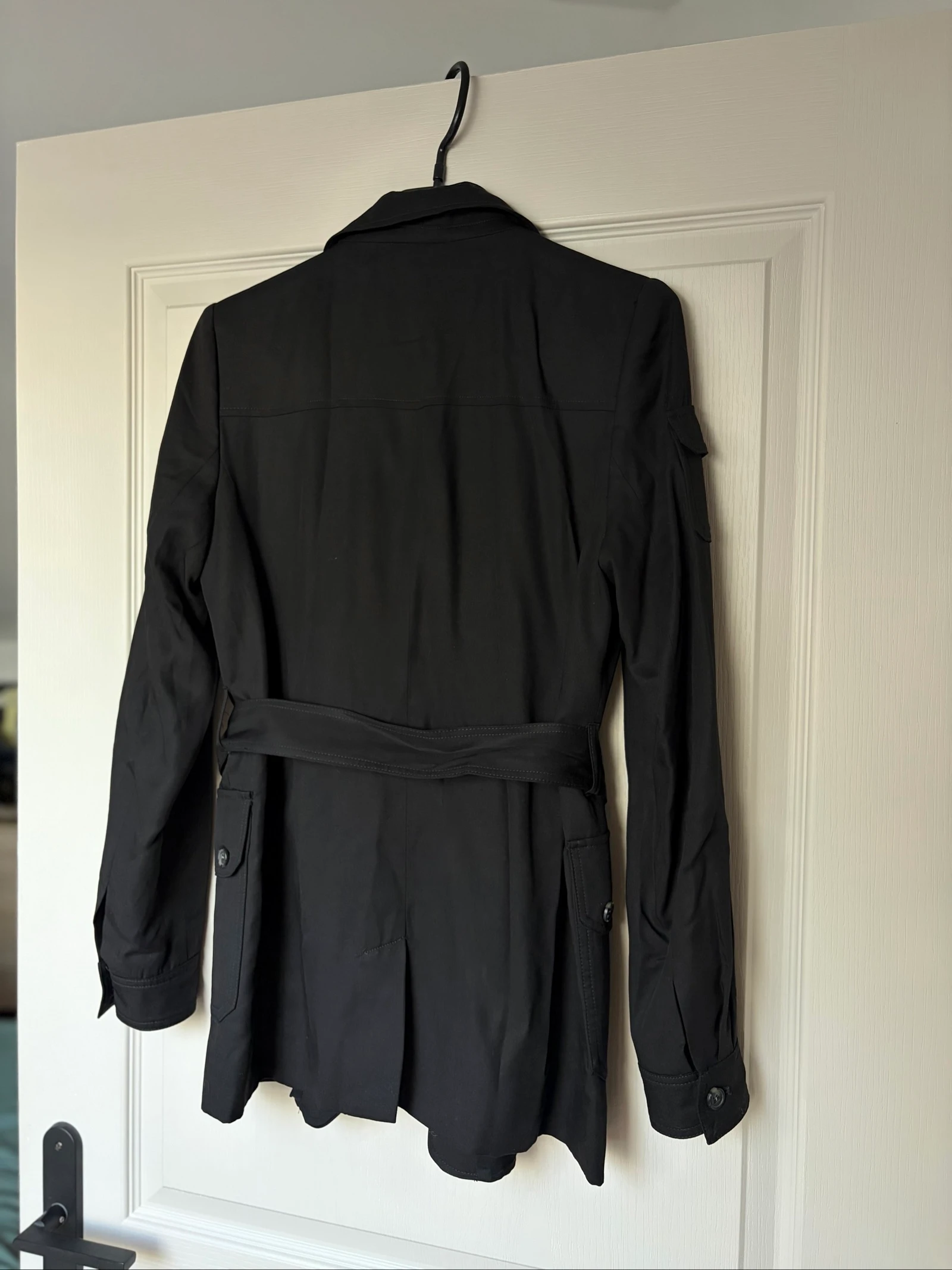 O Blazer ceinturé preto em Lyocell da Kooples Paris – Tamanho 34 – photo 2